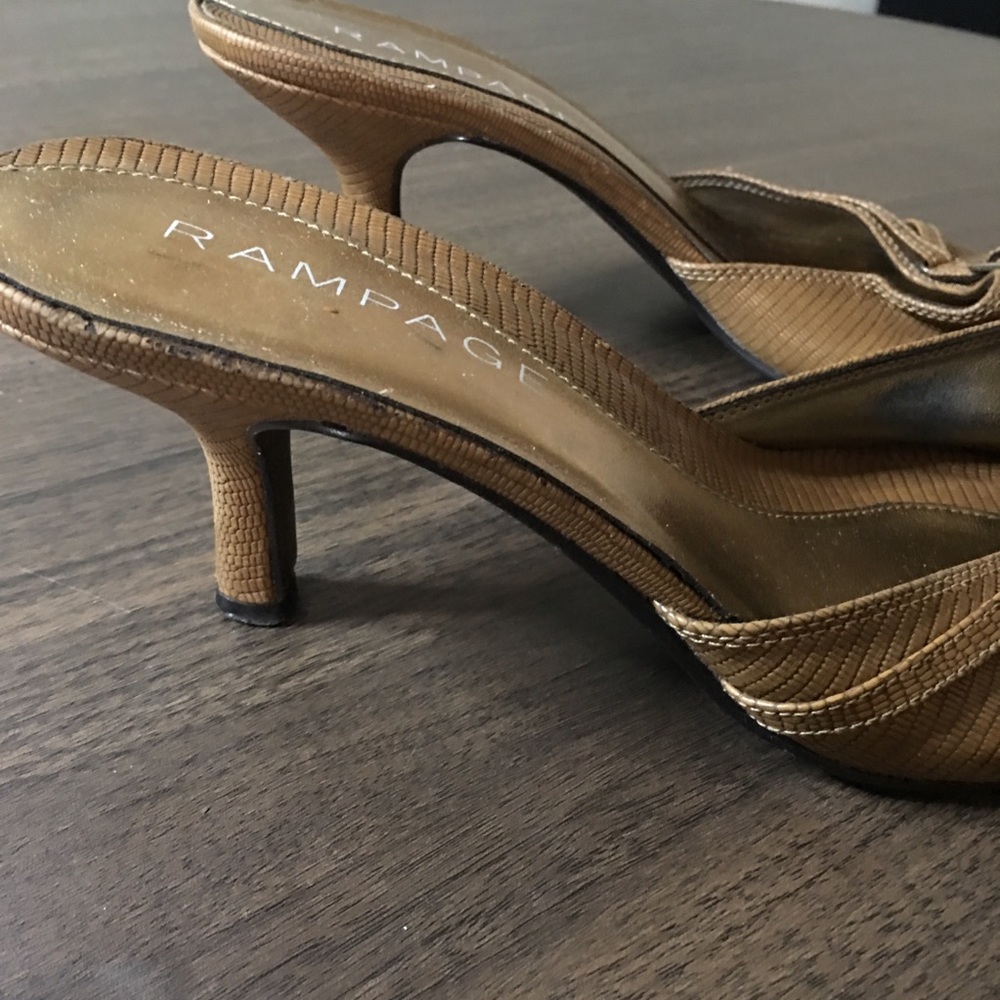 RAMPAGE TAN POINTY HEELS